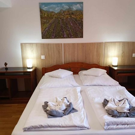 Margareta Apartman Es Ueduelohaz Богач Экстерьер фото