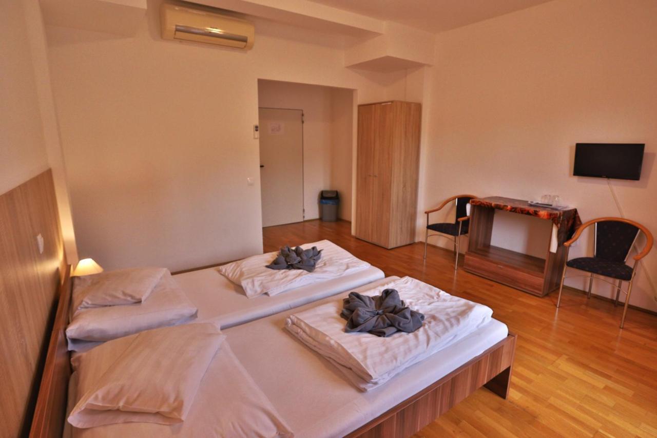 Margareta Apartman Es Ueduelohaz Богач Экстерьер фото