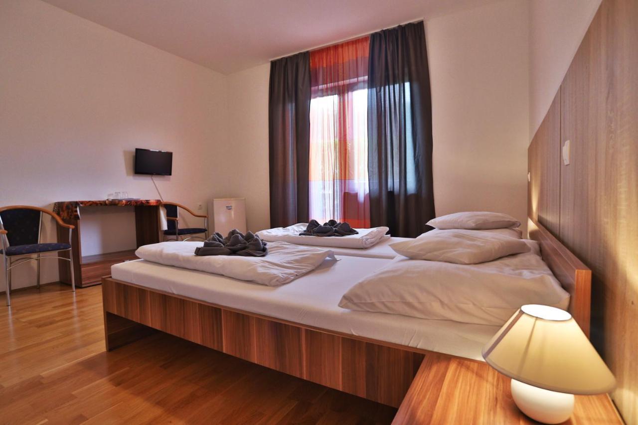 Margareta Apartman Es Ueduelohaz Богач Экстерьер фото