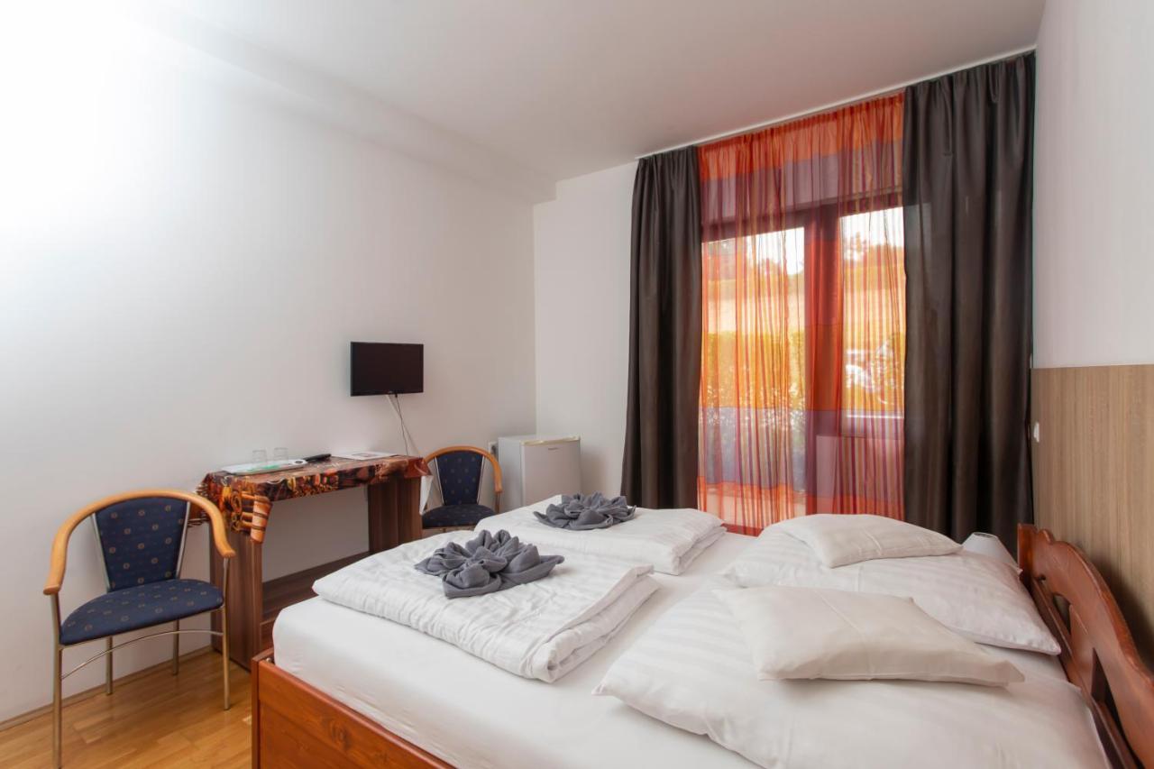 Margareta Apartman Es Ueduelohaz Богач Экстерьер фото