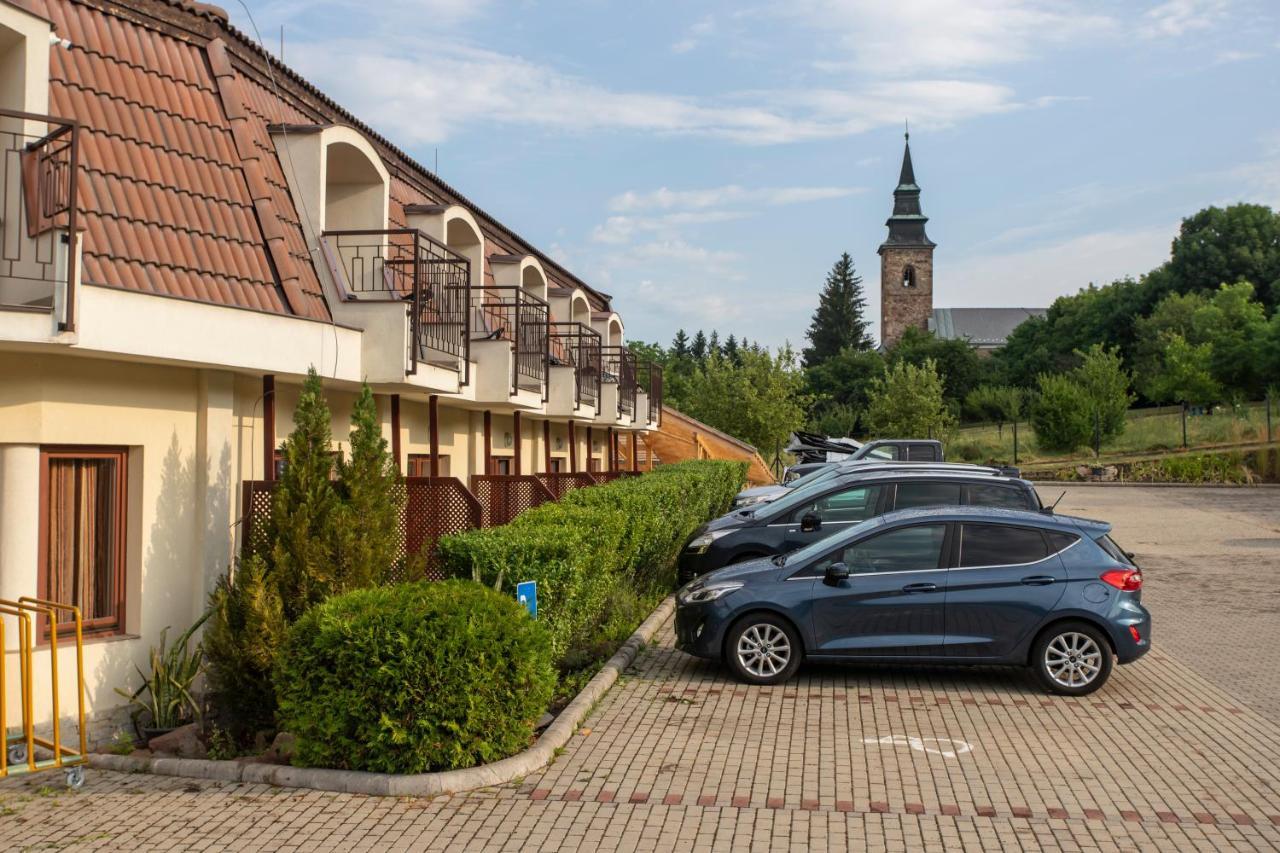 Margareta Apartman Es Ueduelohaz Богач Экстерьер фото
